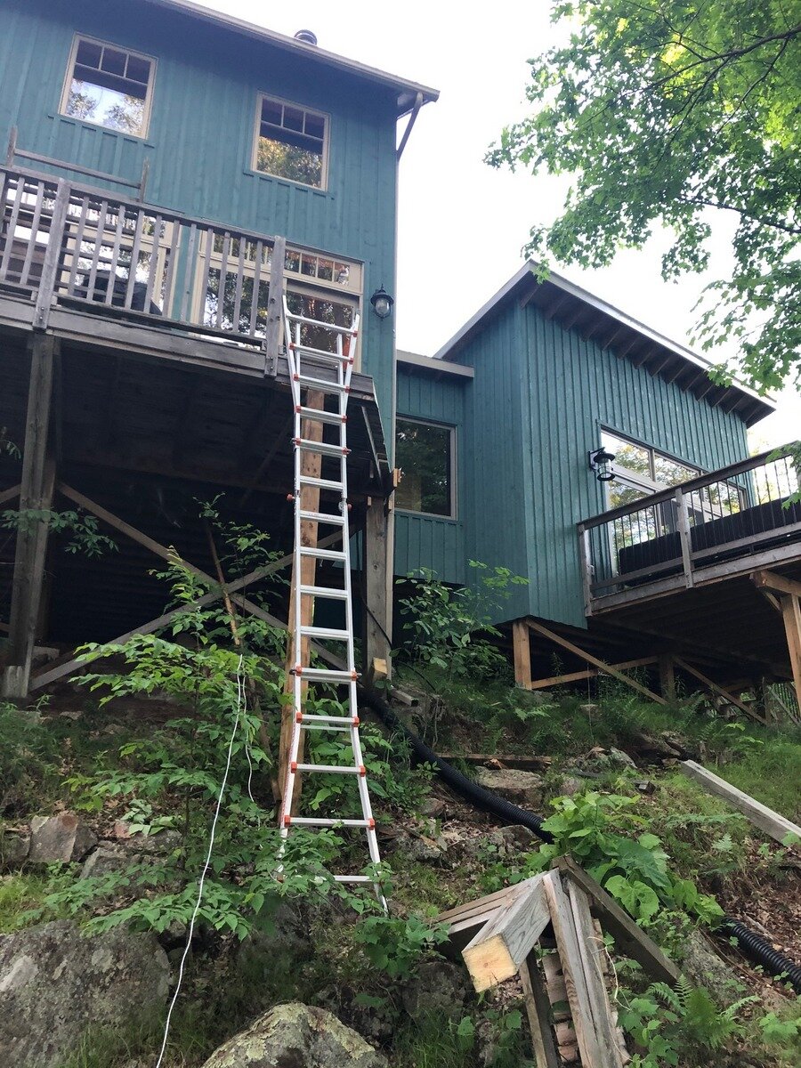 The lift was designed to use the second-storey deck as the upper station. Once we identified the ideal track line, we worked with the owner to trim the side of the deck so it would be parallel to the future track line.