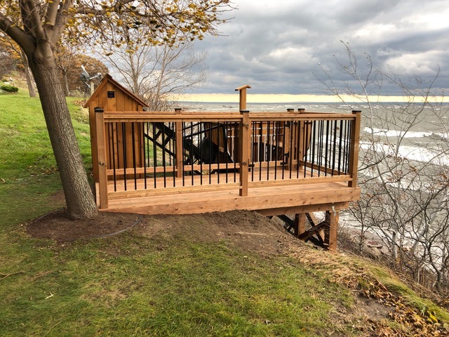 The lift fits neatly into one corner of the back yard. Postech Niagara did a beautiful job on the upper-station access platform.