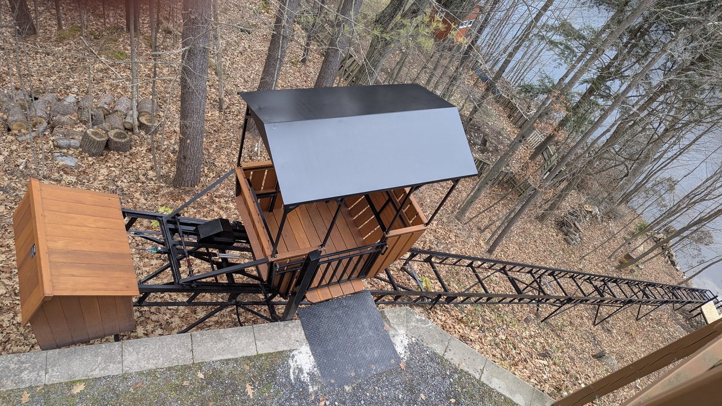 The clients have installed an aluminum canopy so the lift can be used regardless of the weather. They plan to add further enclosure options to enhance functionality.